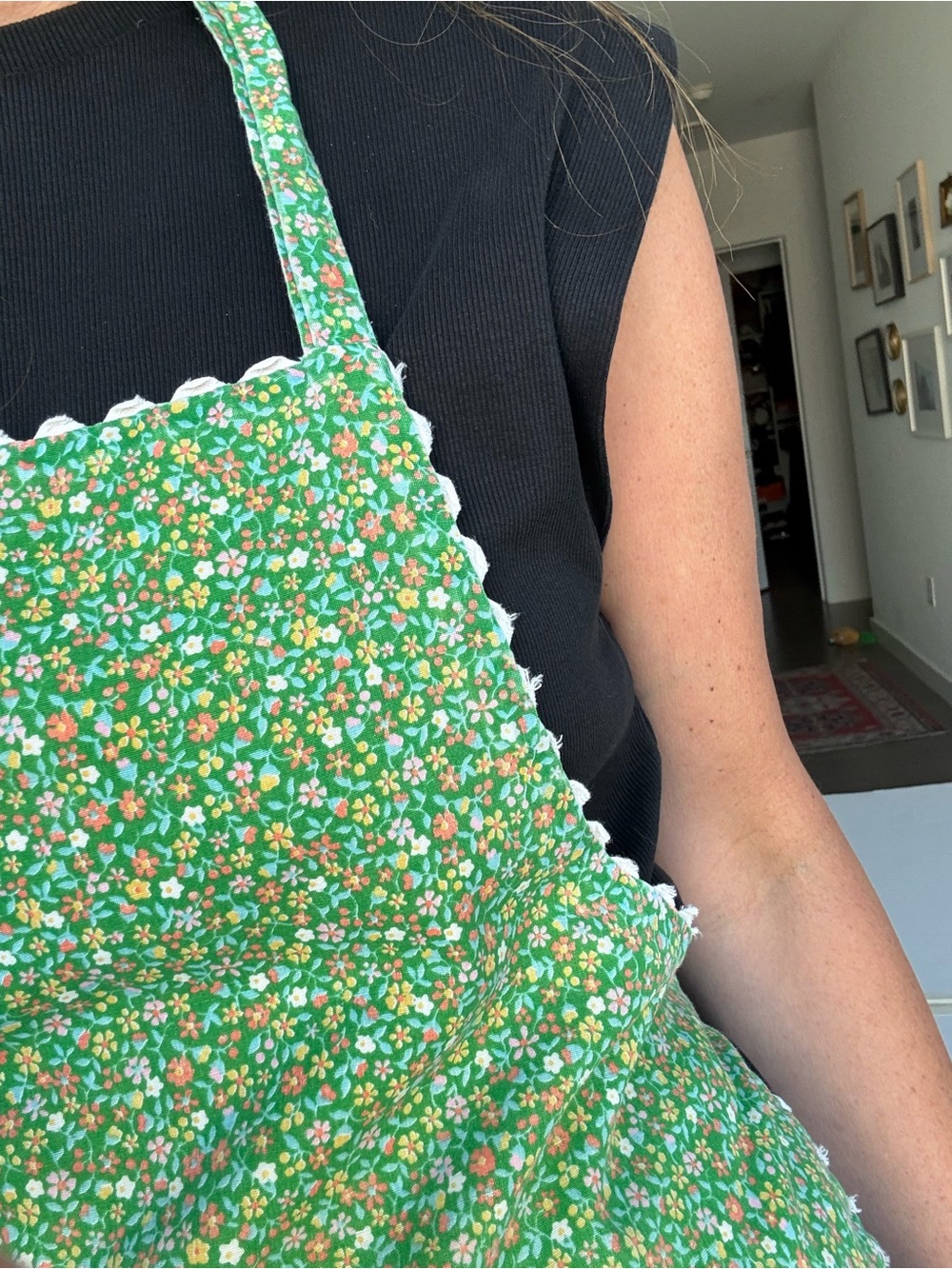 Vintage 1970s Reversible Floral Pig Apron Handmade Cottagecore - Picture 4 of 10